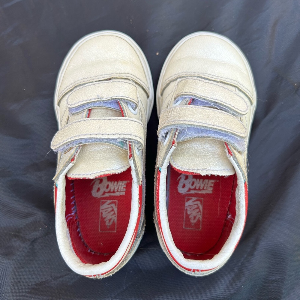 Vans Kids Sneakers in Cream and Red - Picture 3 of 9